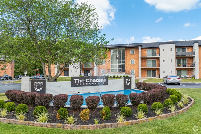 Building Photo - The Chateau Apartments