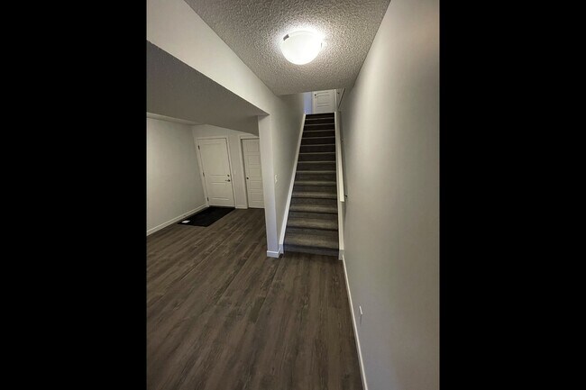 Photo du bâtiment - 301 Redstone Blvd NE