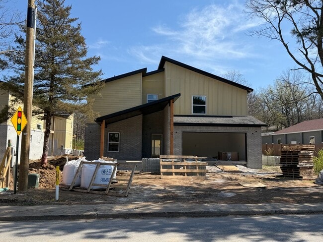 Photo - 904 N Sang Ave House