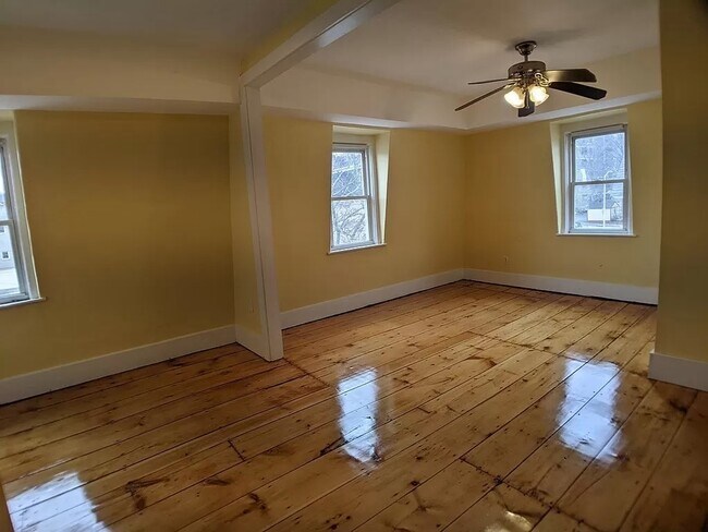 Building Photo - 17 Wachusett St