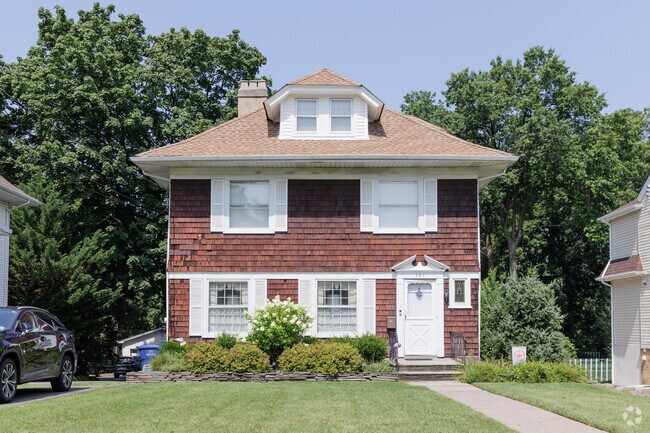 The American Foursquare style continues to captivate many enthusiasts in Hackensack, NJ.