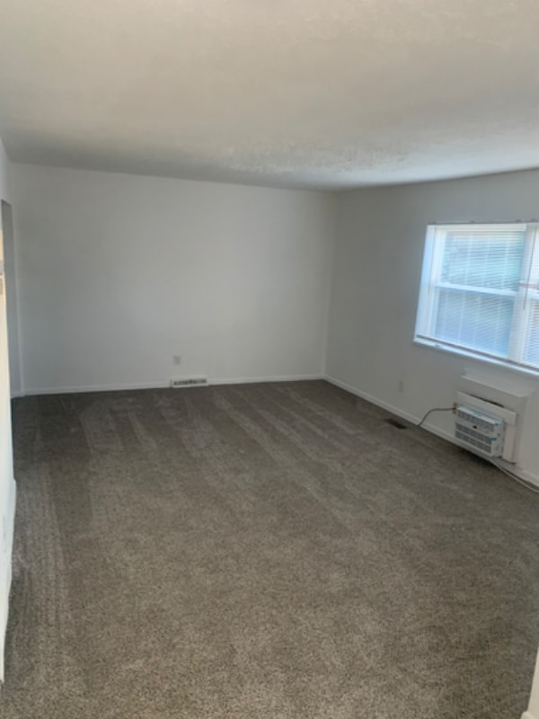 Foto del edificio - 33170 Aurora Rd