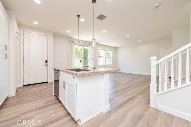Building Photo - 906 El Paseo