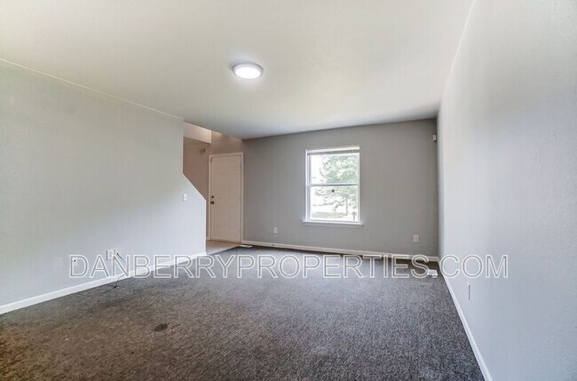 Foto del edificio - 3655 Willow Run Dr