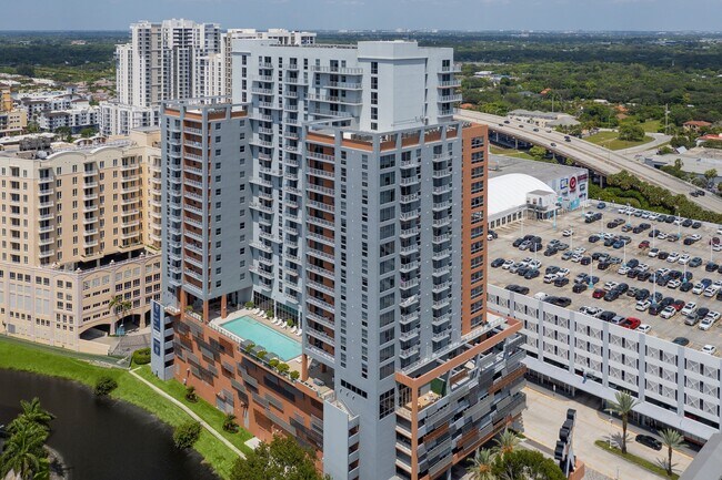 Foto del edificio - Motion at Dadeland