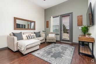 1BR, 1BA - 633SF - Living Room - Epic Apartments