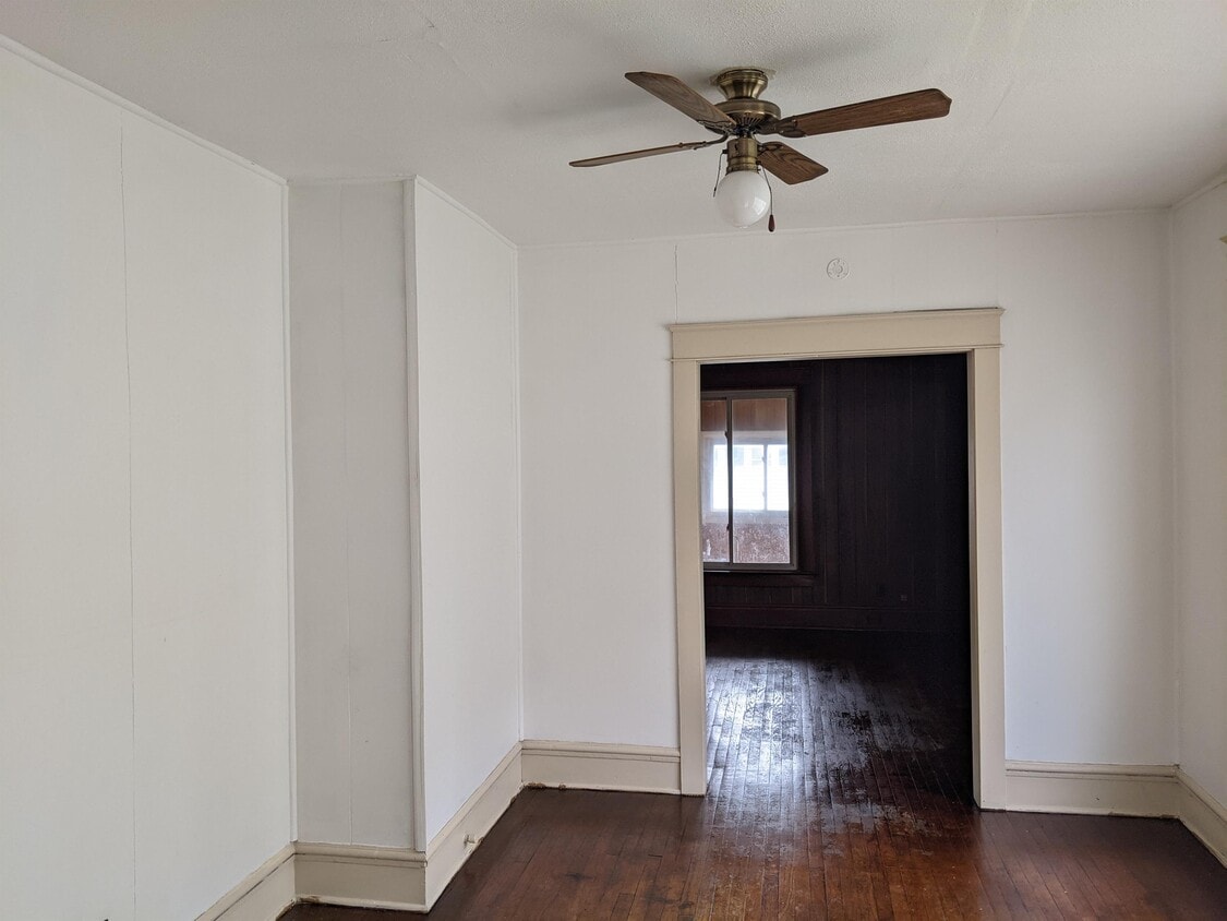 Primary Photo - 1348 Lynn St