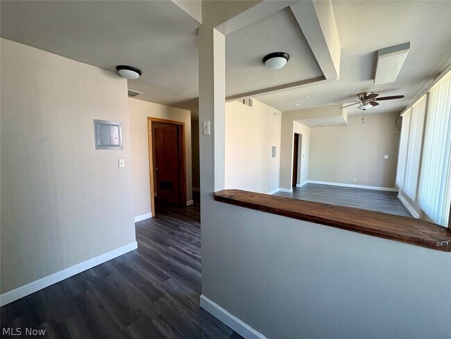 Foto del edificio - 777 E Market St