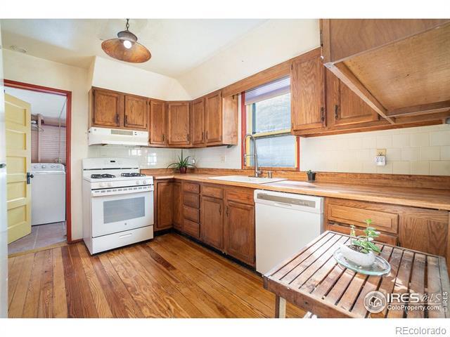 Building Photo - 321 Cheyenne Ave