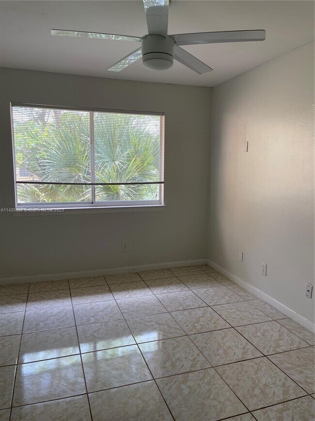 Building Photo - 292 SW 83rd Way