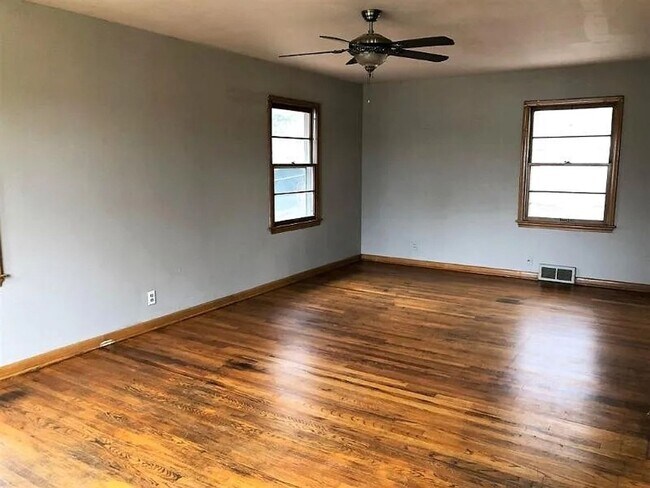 Foto del edificio - 336 Beverly Dr