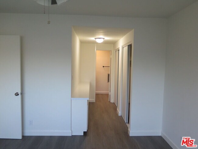 Foto del edificio - 1253 Hayworth Ave