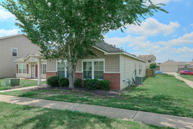 Foto del edificio - 21718 Grassy Hill Ln