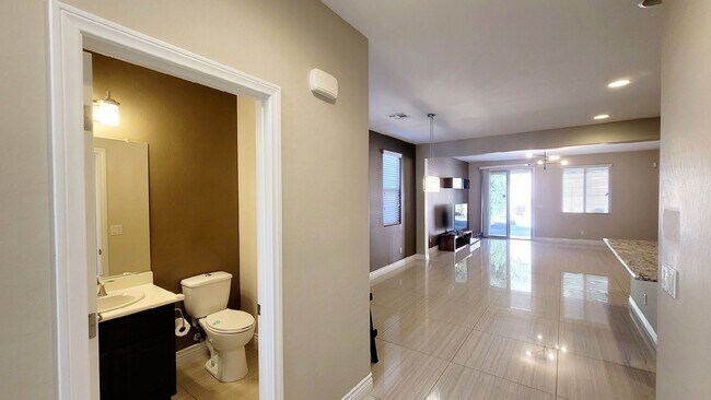 Foto del edificio - 7146 Flowering Rose Ave