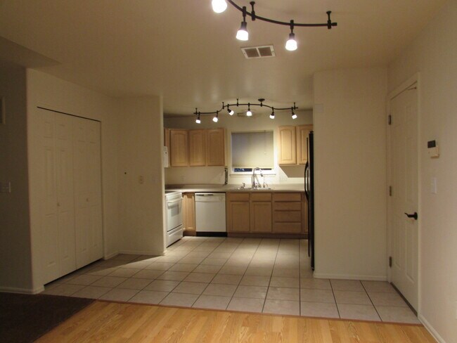 Building Photo - 651 Hudson Bay Ct