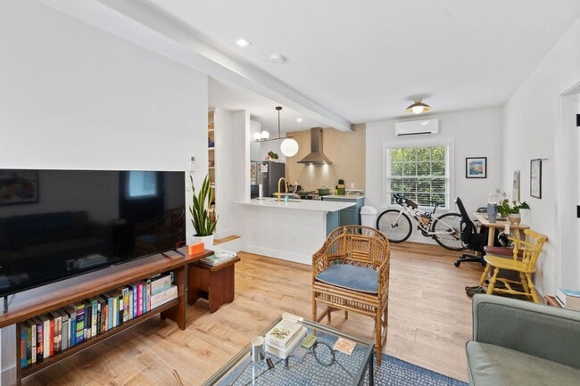 Building Photo - 1701 Mohle Dr