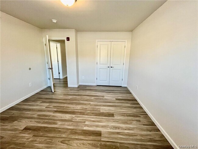 Building Photo - 206 Golf Links Rd