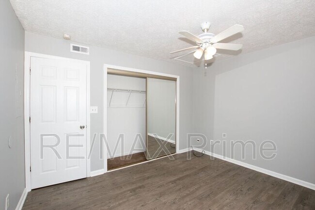 Foto del edificio - 143 Davenport Ct