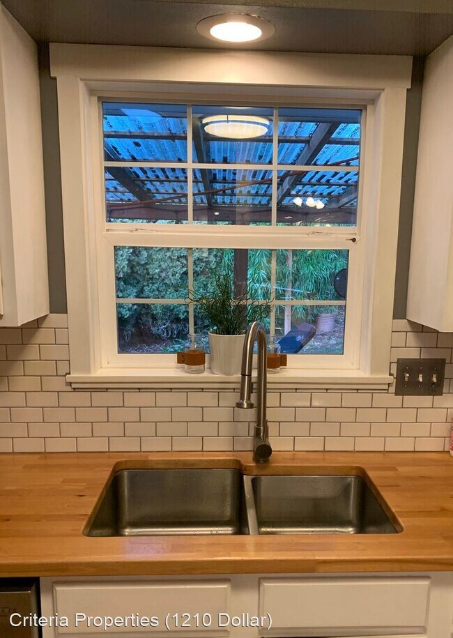 Foto del edificio - 3 br, 1 bath House - 1210 Dollar Street