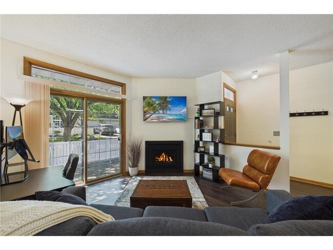 Foto del edificio - 8434 Kimball Dr