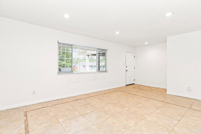 Foto del edificio - 7400 Pennington Way