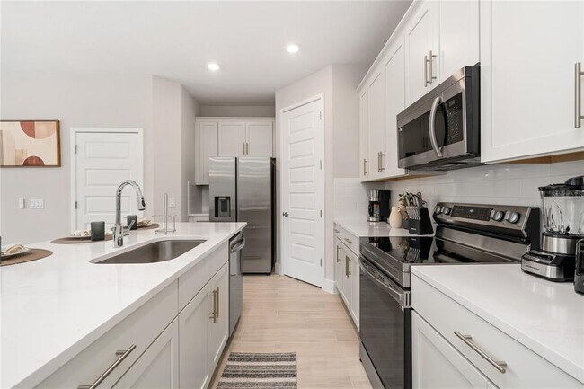 Foto del edificio - 7834 Spectrum Dr