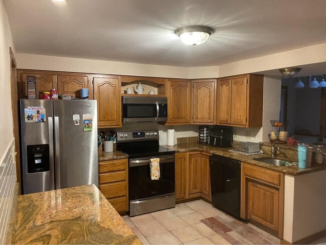 Building Photo - 74 Mansion Rd