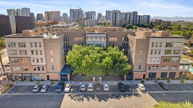 Building Photo - 1326 N Central Ave