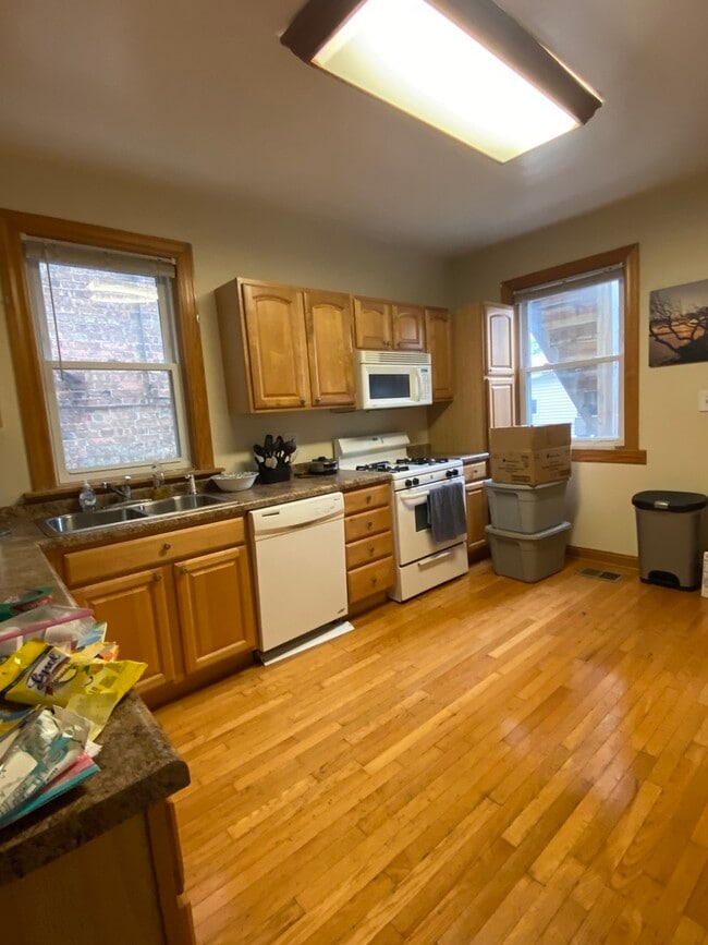 Foto del edificio - 3441 N Ridgeway Ave