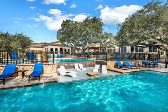 Building Photo - Villas Of Vista Del Norte