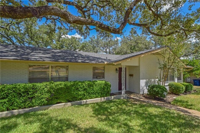 Foto del edificio - 5003 Westview Dr