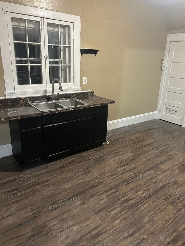 Foto principal - Collinwood area Single Home