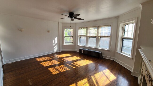 Foto del edificio - 726 Hinman Ave