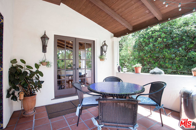 Building Photo - 10155 Toluca Lake Ave
