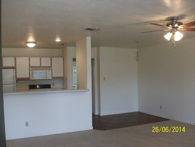 Kitchen/dining - 2302 Stone Hollow Dr