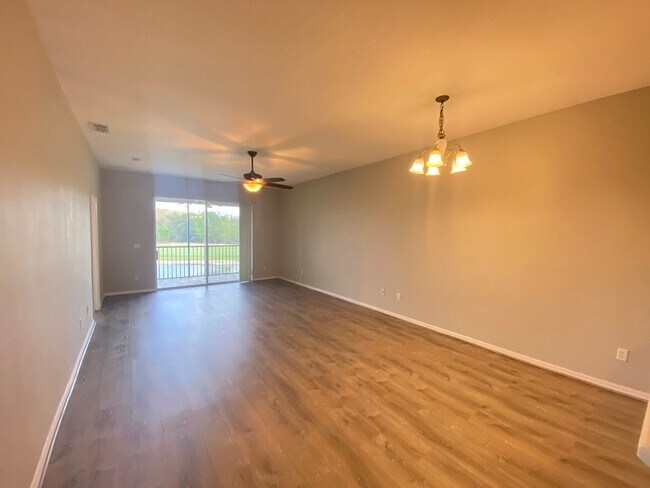 Foto del edificio - Beautiful 2/2 Condo in North Shore at Lake...