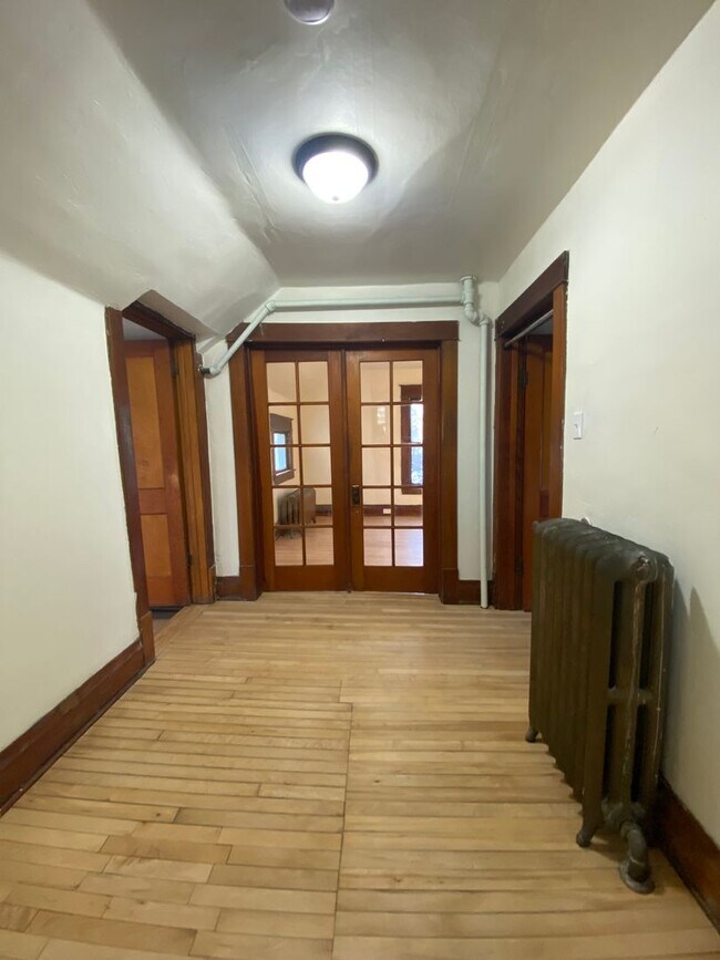 Foto del edificio - 1338 Cedar St