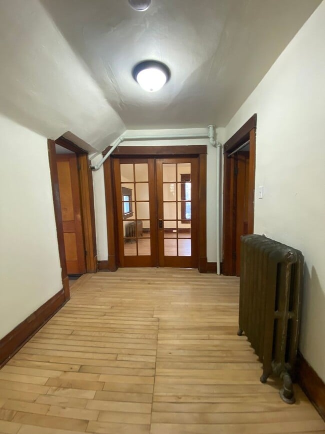 Building Photo - 1338 Cedar St