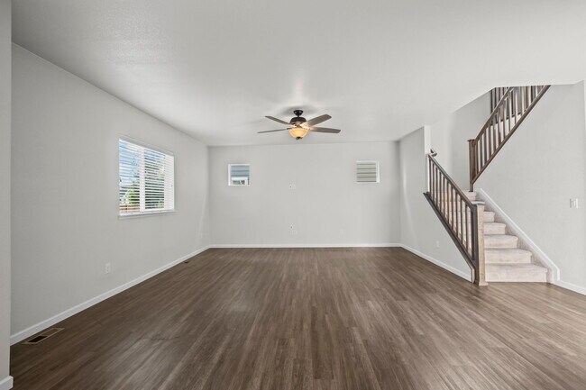 Building Photo - 577 W 174th Ave