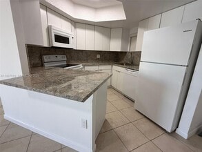 Building Photo - 8343 Lake Dr