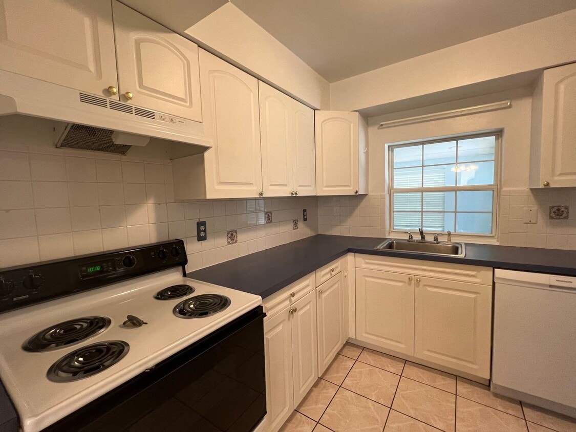 Primary Photo - 2 br, 2 bath House - 2147 Shadow Ridge Drive