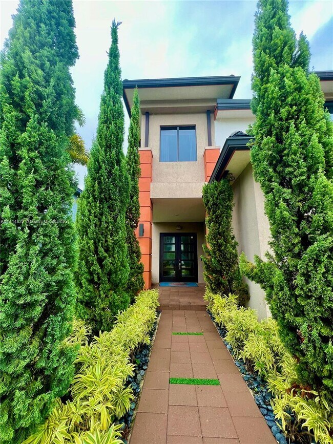 Foto del edificio - 16044 NW 87th Ct