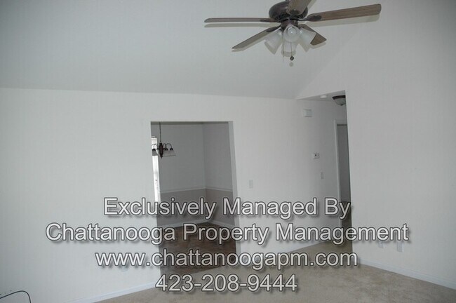 Foto del edificio - 296 Glenn Wade Dr