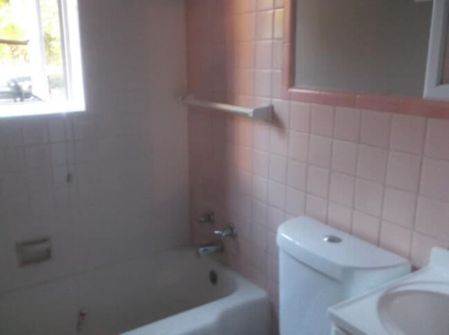 Photo - 306 S Lauderdale St Apartment