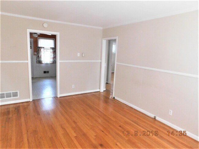 Building Photo - 3126 Bratton St