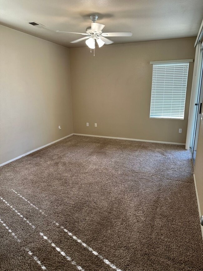 Foto del edificio - 861 Woodridge Cir