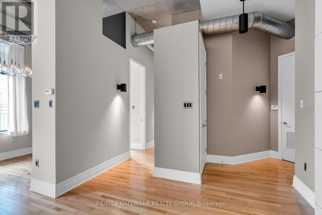 Photo du bâtiment - 420-420 Berkley Ave