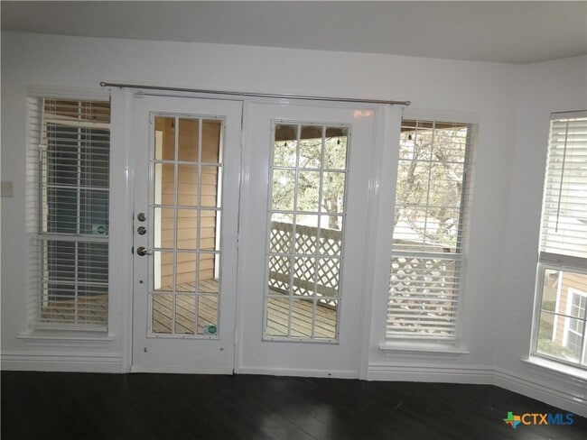 Foto del edificio - 14745 Babcock Rd