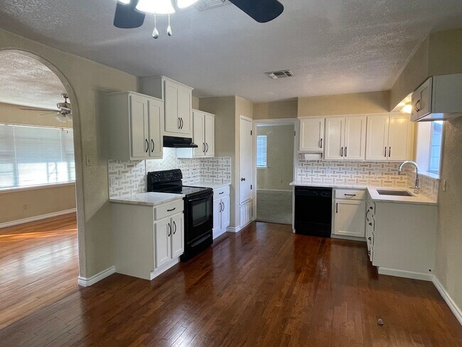 Cocina - 322 Saint Louis Ave