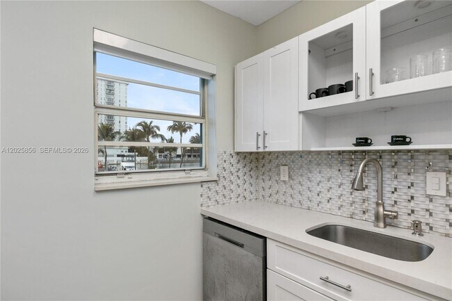 Foto del edificio - 4201 Indian Creek Dr
